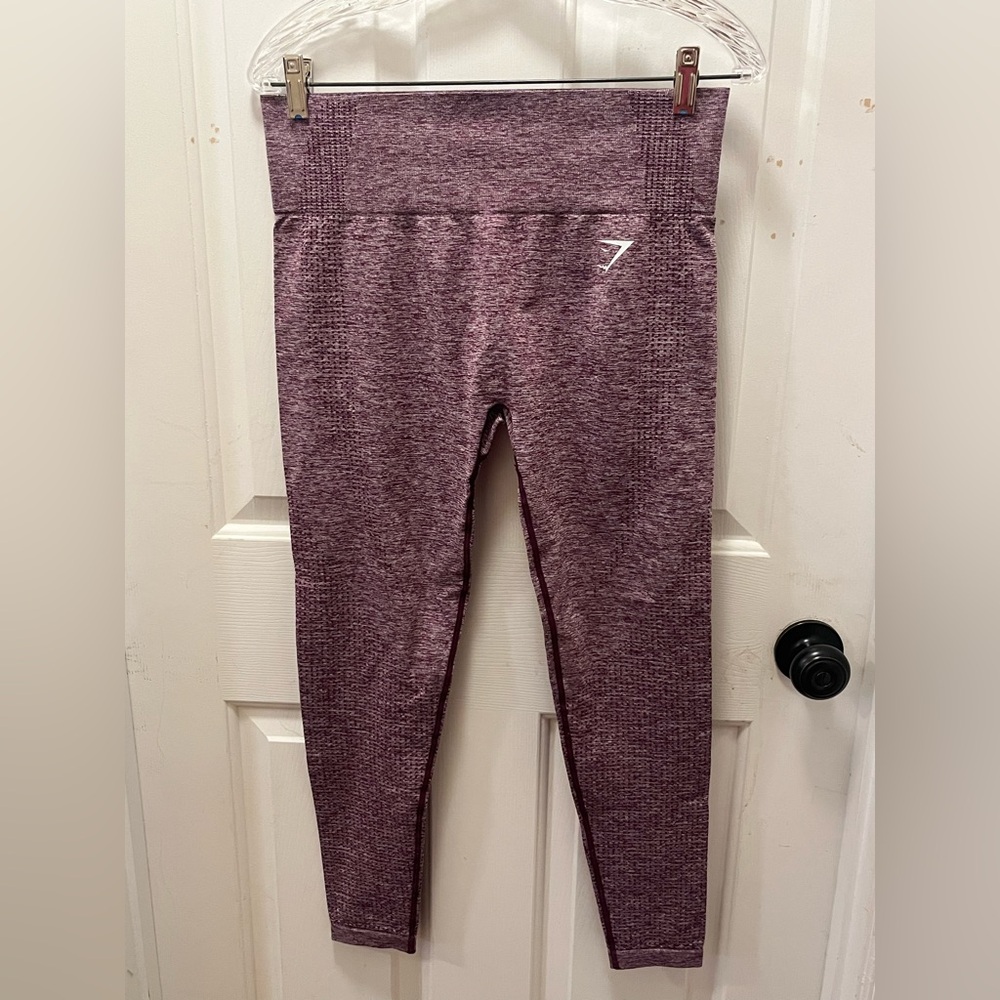 🦈 LIKE NEW GYMSHARK VITAL SEAMLESS LEGGINGS IN DEEP MAGENTA MARL - SZ LARGE